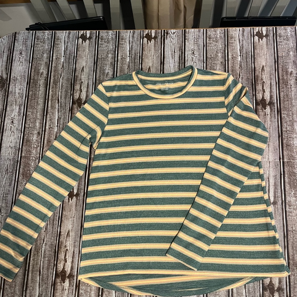 American Eagle Outfitters Green and Yellow Long Sleeve Tee